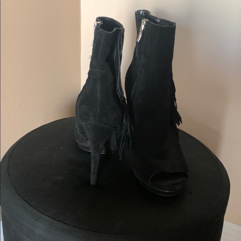 BCBG fringe heeled booties black - Picture 3 of 4